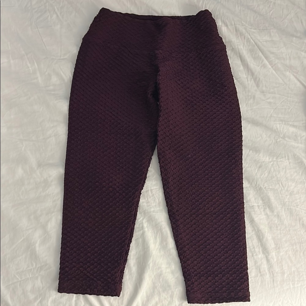 Booty by Brabants Croco Cropped Leggings (acai color)